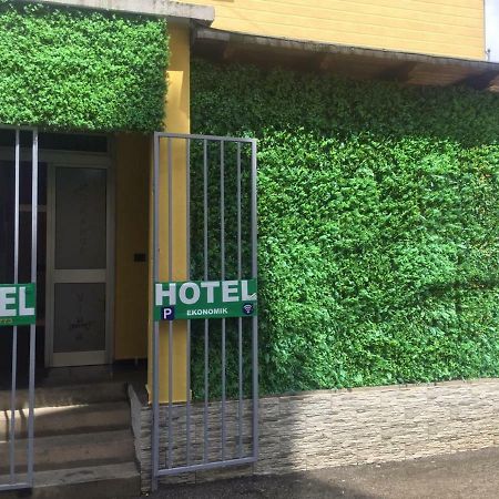 Orange Villa Hotel Tirana Exteriör bild