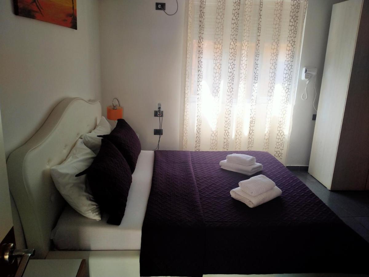 Orange Villa Hotel Tirana Exteriör bild