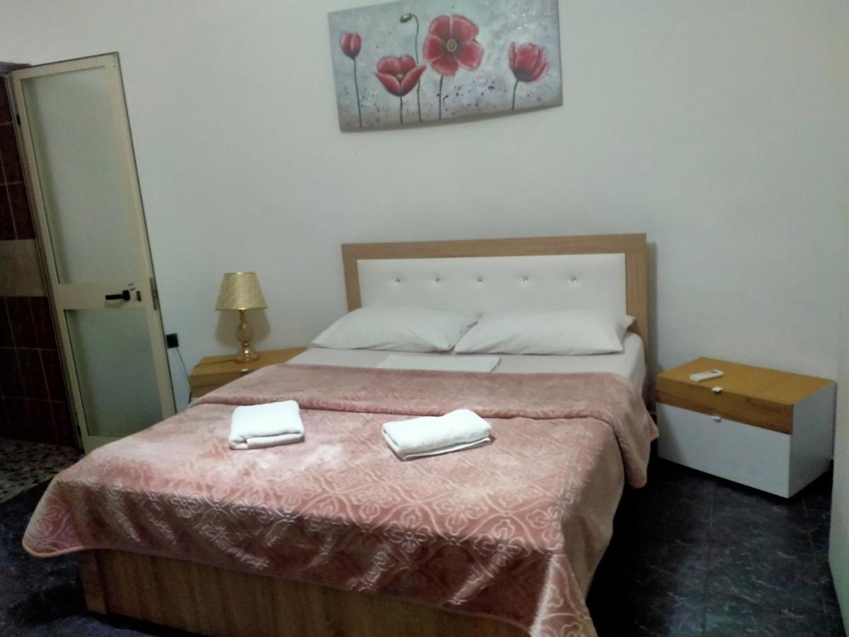 Orange Villa Hotel Tirana Exteriör bild