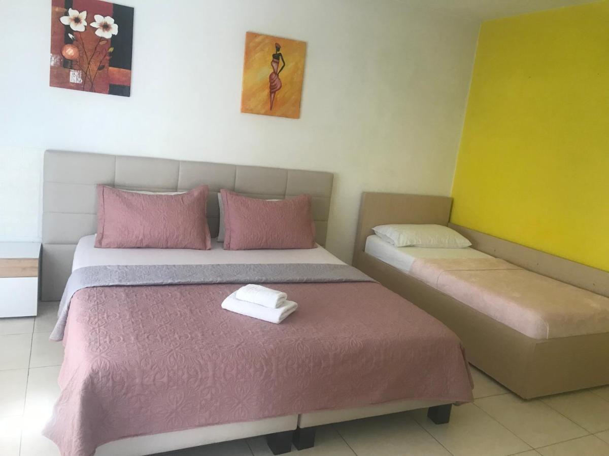 Orange Villa Hotel Tirana Exteriör bild